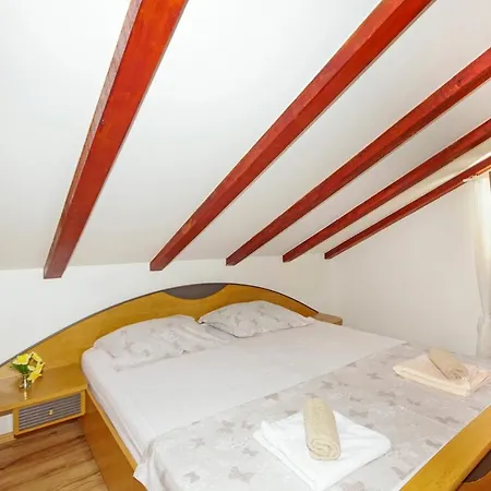 House * 斯普利特