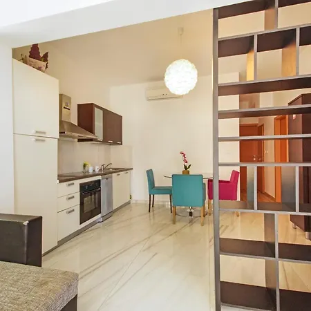 Apartment House Split