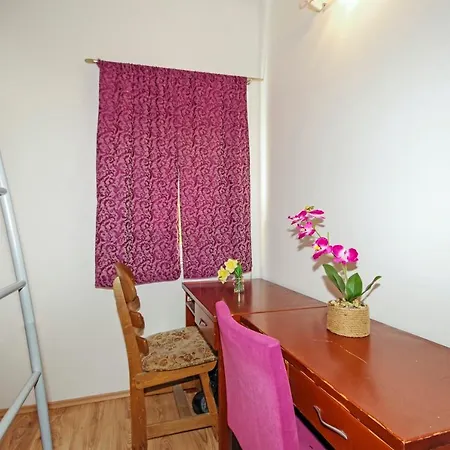 House Apartman *