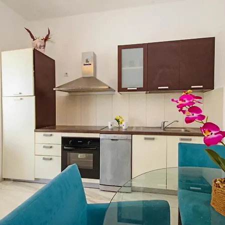 House דירה