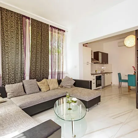 House ספליט